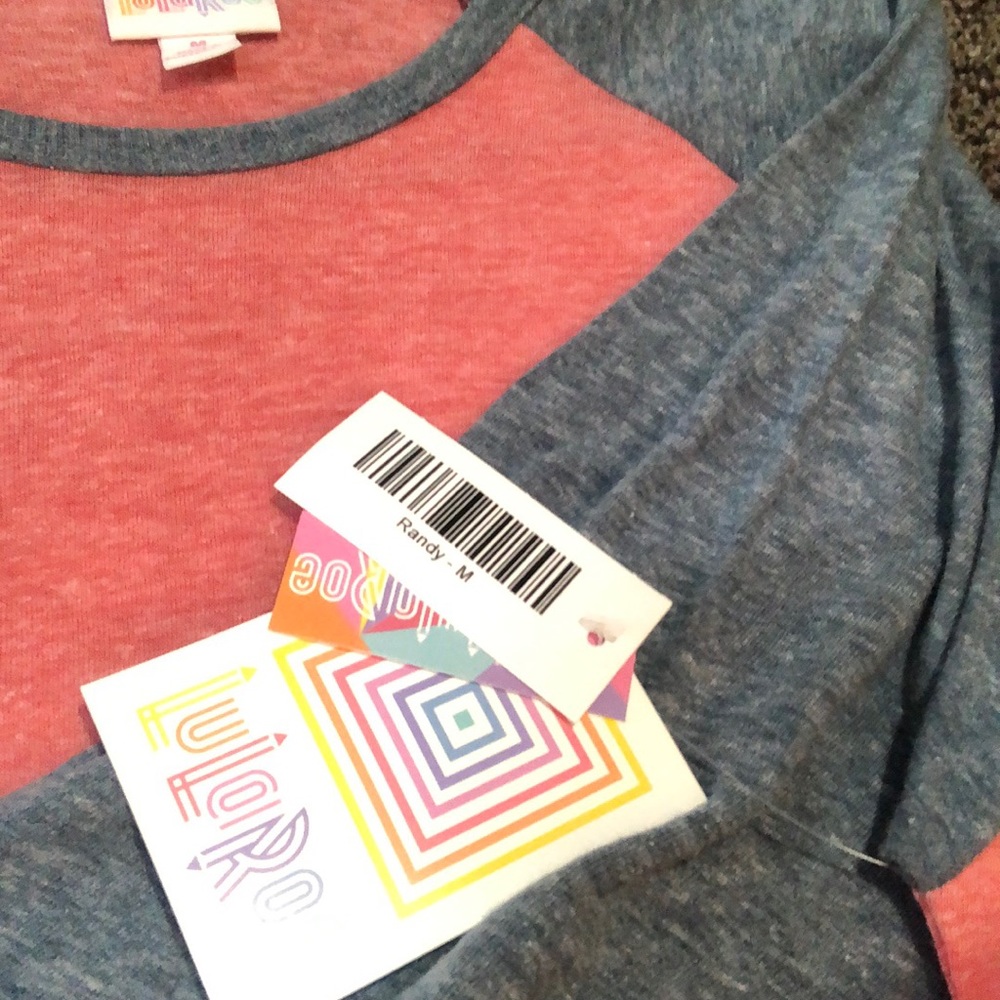 NWT Randy Tee 🌺 3/$21 - Picture 3 of 3